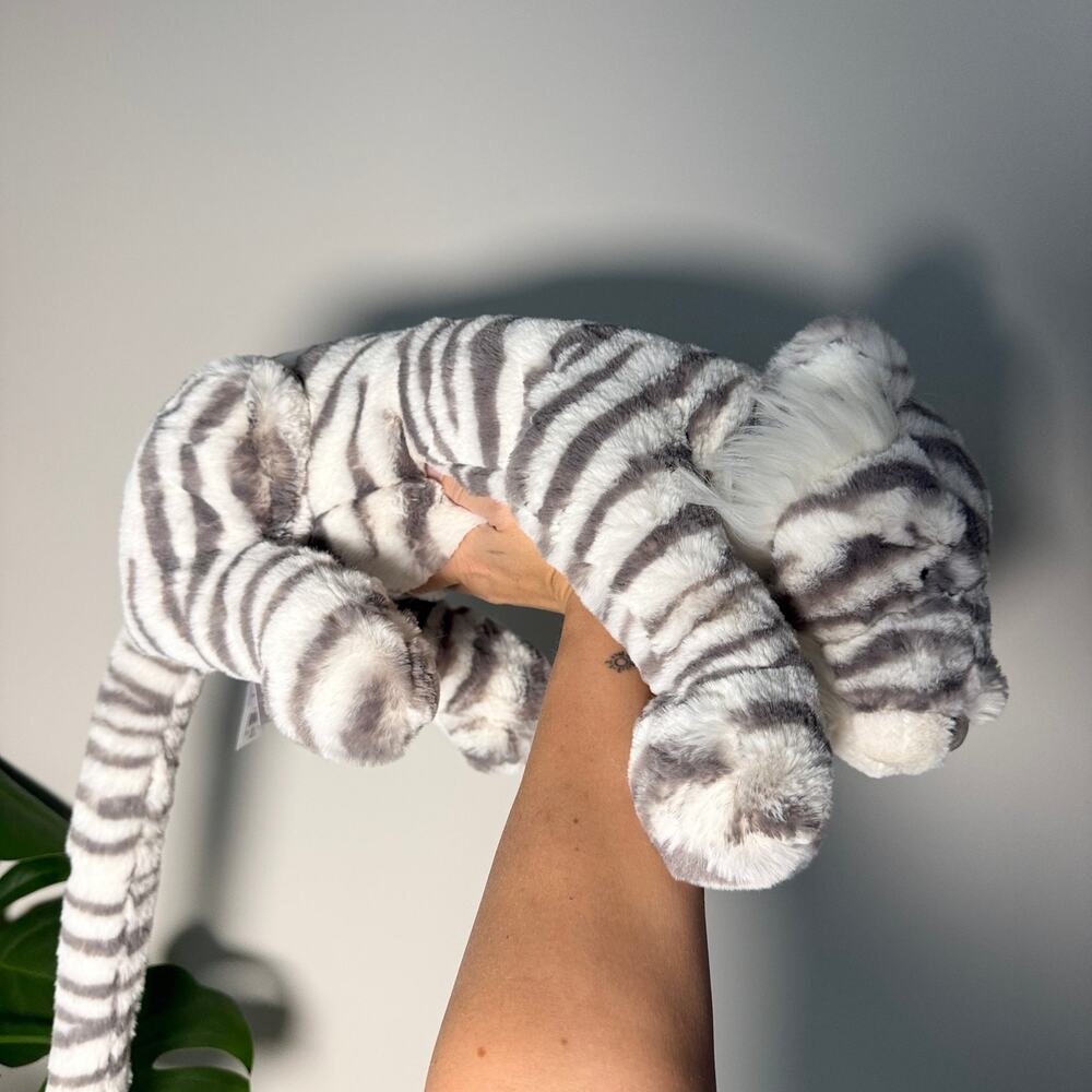 Jellycat Sacha Snow Tiger Large BNWT Authentic!